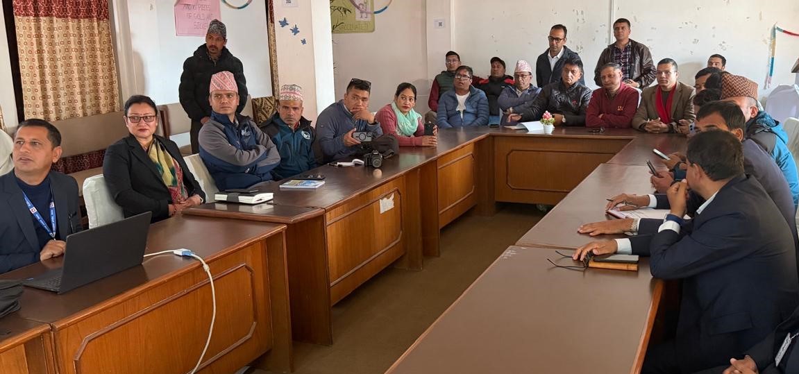 निर्वाचनबारे पत्रकारसँग अन्तरक्रिया