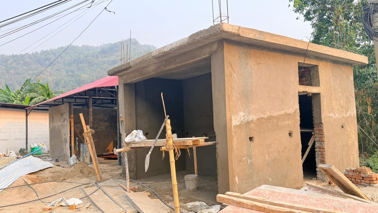 तिनाउको लामाचौपारीमा प्रतिक्षालय र शौचालय निर्माण तीव्र