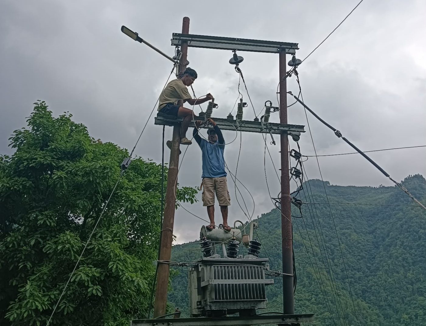 सिसिङ्गाको ५० केभीए ट्रान्सफर्मरको समस्या समाधान