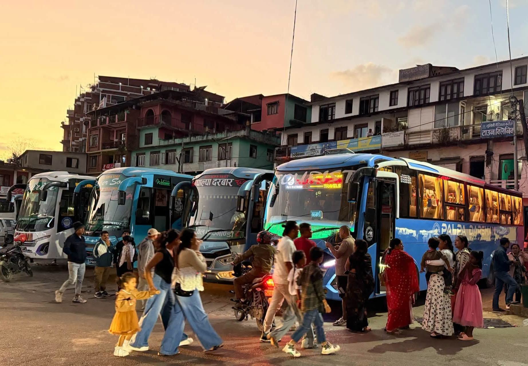 बडादसैँ सकिएसँगै कर्मथलो फर्किनेको घुइँचो